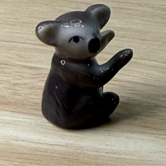 Vintage Bug House Baby Koala Miniature Bone China Figurine Japan - Picture 10 of 14